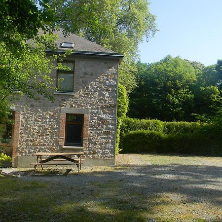 Logis Relais Des Cailleres Hotel Saint Pavace Exterior photo